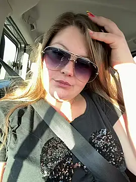 Lars-Lola online show from March 5, 3:30 pm