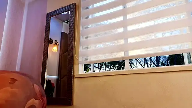 AzunaStar online show from April 8, 10:45 pm