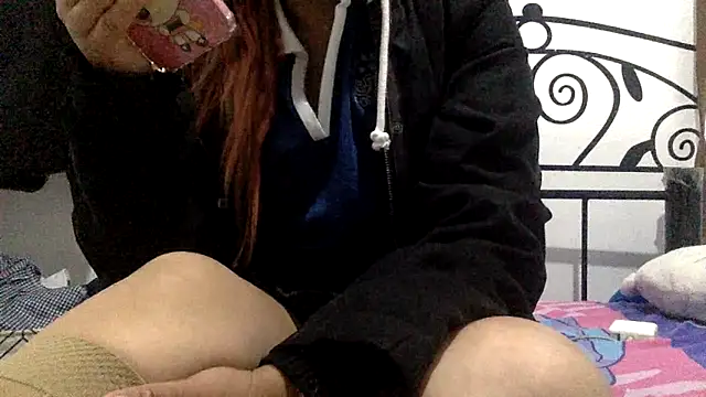 sharonlopez9611 online show from March 19, 2:49 am