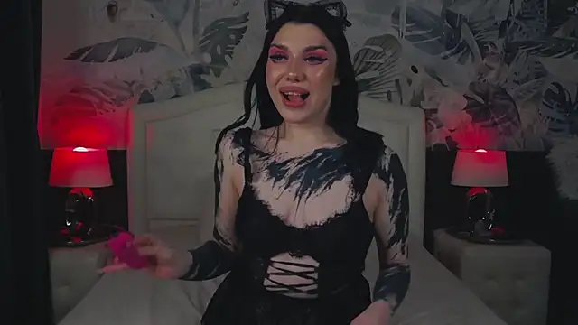 MaeveMoon online show from April 6, 6:53 pm