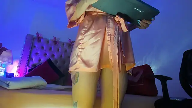 CandieGilson   online show from March 26, 11:34 am