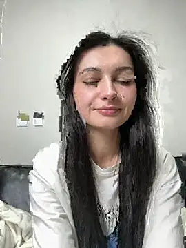 lunalovelee online show from March 9, 4:54 pm