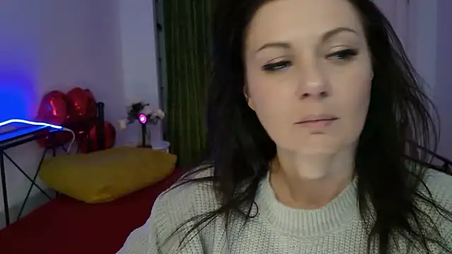 RaileReed online show from April 11, 12:42 pm