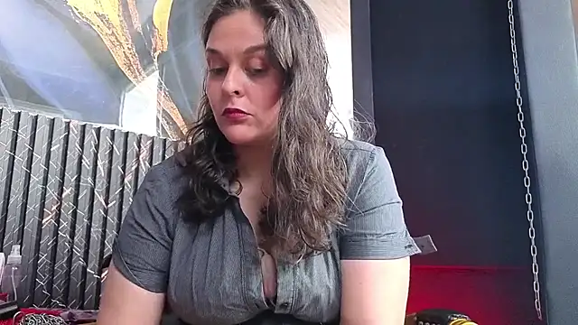 AmandaKovich online show from April 7, 7:27 pm