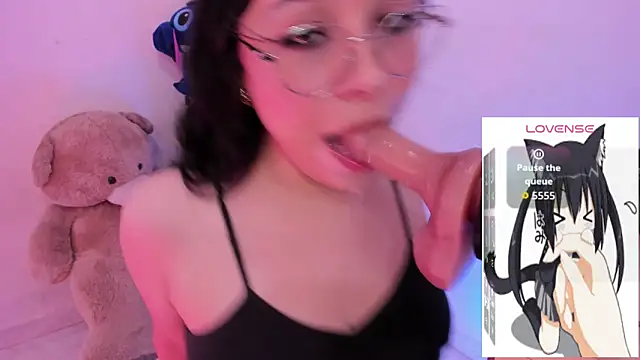 Emma Winslow online show from February 16, 1:22 pm