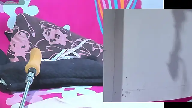 afroditacute15 online show from February 11, 9:05 pm