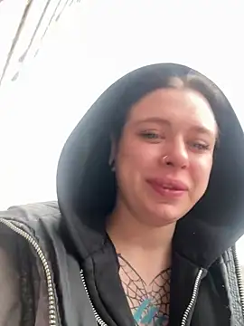 AlishaOfThorns online show from April 3, 8:12 am