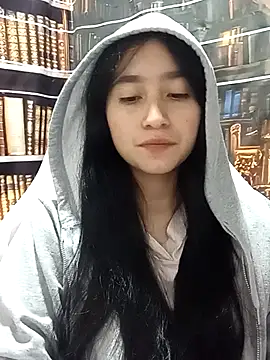 Arielle lov online show from April 15, 7:47 pm