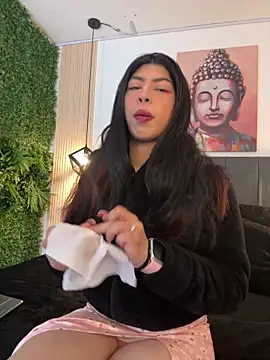 Cassie bloom online show from December 17, 7:51 pm