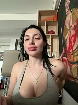 Mia Splash online show from April 13, 10:38 am