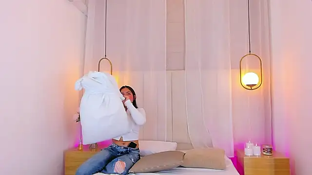 Haily b online show from March 28, 7:46 pm