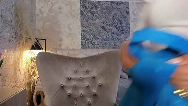 Liannaa  online show from March 9, 7:39 pm