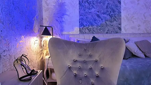 Liannaa  online show from March 25, 7:50 pm