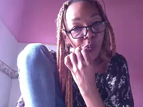 Ladyzee25 online show from March 9, 4:32 pm