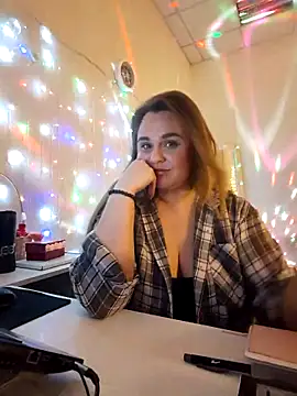 Juicy PeachLux online show from April 2, 2:47 pm