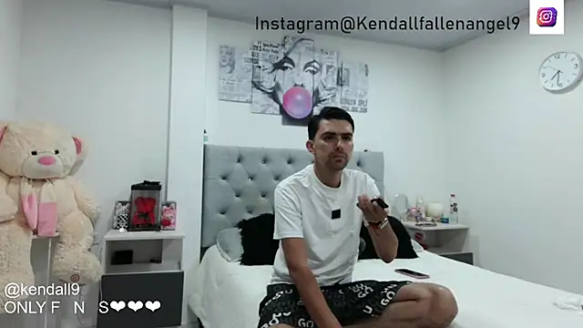 kendallblue  online show from March 29, 12:31 am