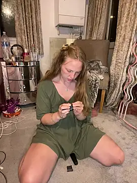 feedeegeorgie online show from July 29, 10:10 pm