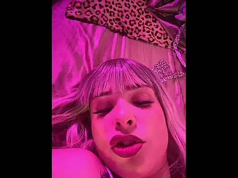 LoganPeny online show from April 2, 8:23 am