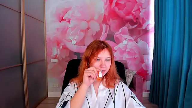 AngelinaLow online show from March 27, 12:28 pm