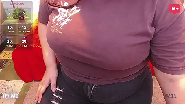 ailyn maury online show from March 31, 1:27 am