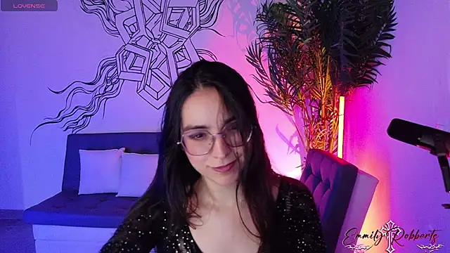 Emmi Roberts online show from March 2, 10:15 pm