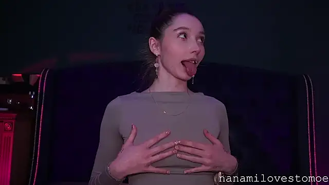 NanamiLovesTomoe online show from May 14, 7:30 pm