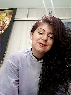 lunadicty online show from March 27, 11:05 pm