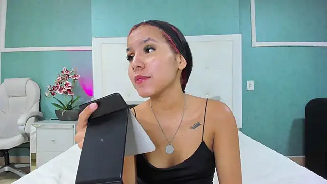 ania gomez online show from February 13, 8:32 pm