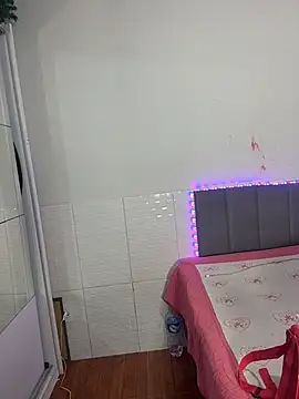 sophiemonroevip online show from April 15, 12:28 pm