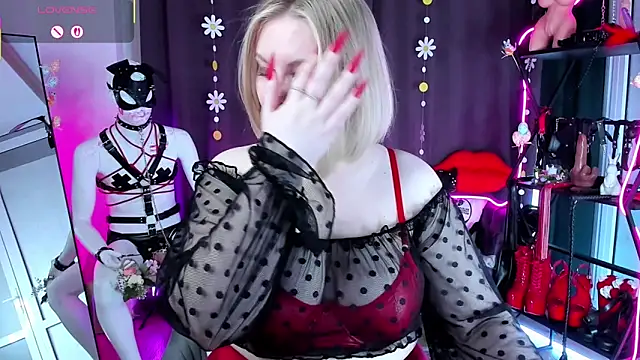 Anna Maxwell online show from April 1, 2:01 am