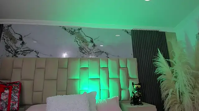 cloesummerr  online show from March 4, 12:34 pm