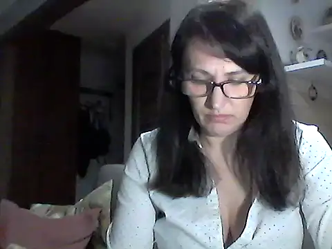 Elena48324 online show from April 8, 5:48 pm