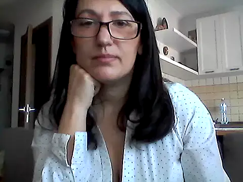 Elena48324 online show from April 12, 8:39 am