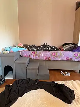 Seductively4 20 online show from April 2, 10:46 am