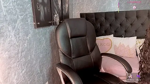 eileen  hills online show from January 8, 11:58 am