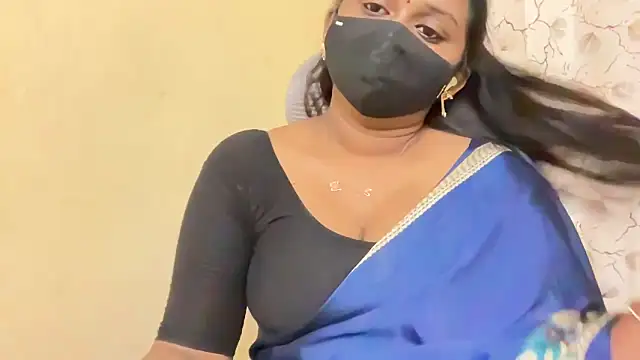 Pavani-Sexy online show from April 5, 7:35 pm