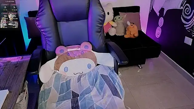 Yuhwan  online show from February 13, 1:07 am