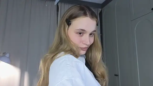 lisa schiele online show from March 5, 8:26 pm