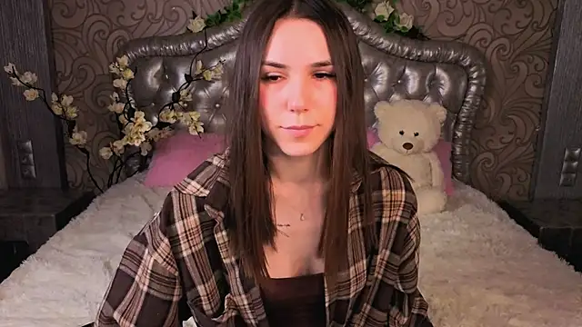 -CindyLou online show from February 13, 6:04 am