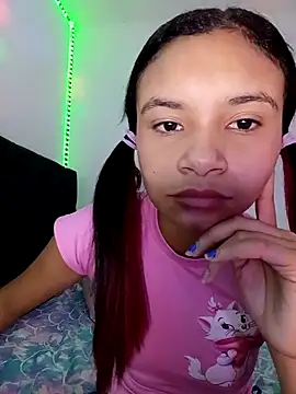 liz7skinny online show from March 28, 9:35 pm