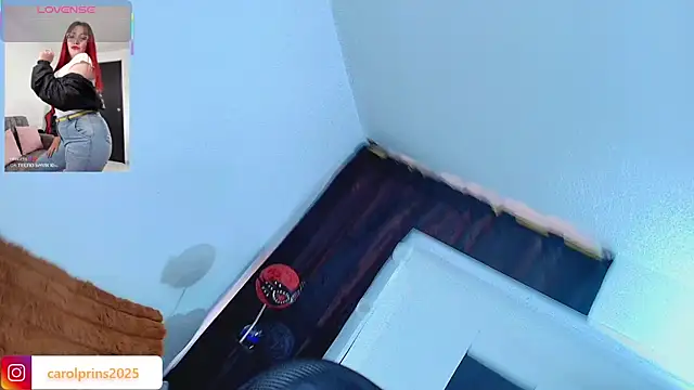 carolinhe  online show from November 5, 8:03 pm