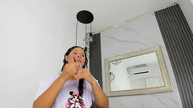 keyla mejia online show from April 5, 12:15 pm