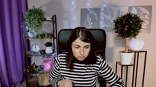 MartaEdams online show from April 7, 6:04 am