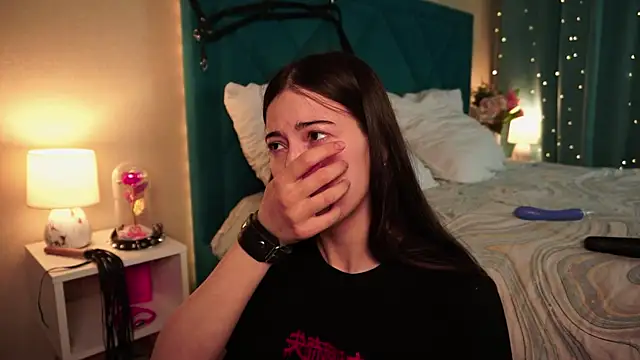 ywixos online show from April 20, 12:30 pm