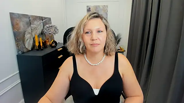 NinaStarle online show from April 4, 12:26 pm