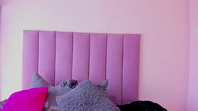 violet myerrs online show from April 14, 1:22 pm