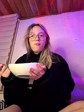 ReenKitty online show from March 21, 5:56 am