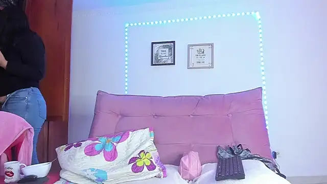 selena jhonson online show from April 13, 1:34 pm