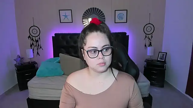 LolaVillalobos online show from February 2, 1:43 pm