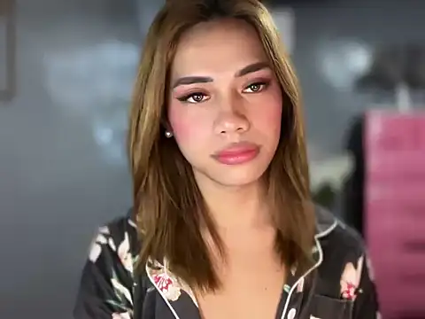 Lovelynikki03 online show from July 19, 8:00 pm